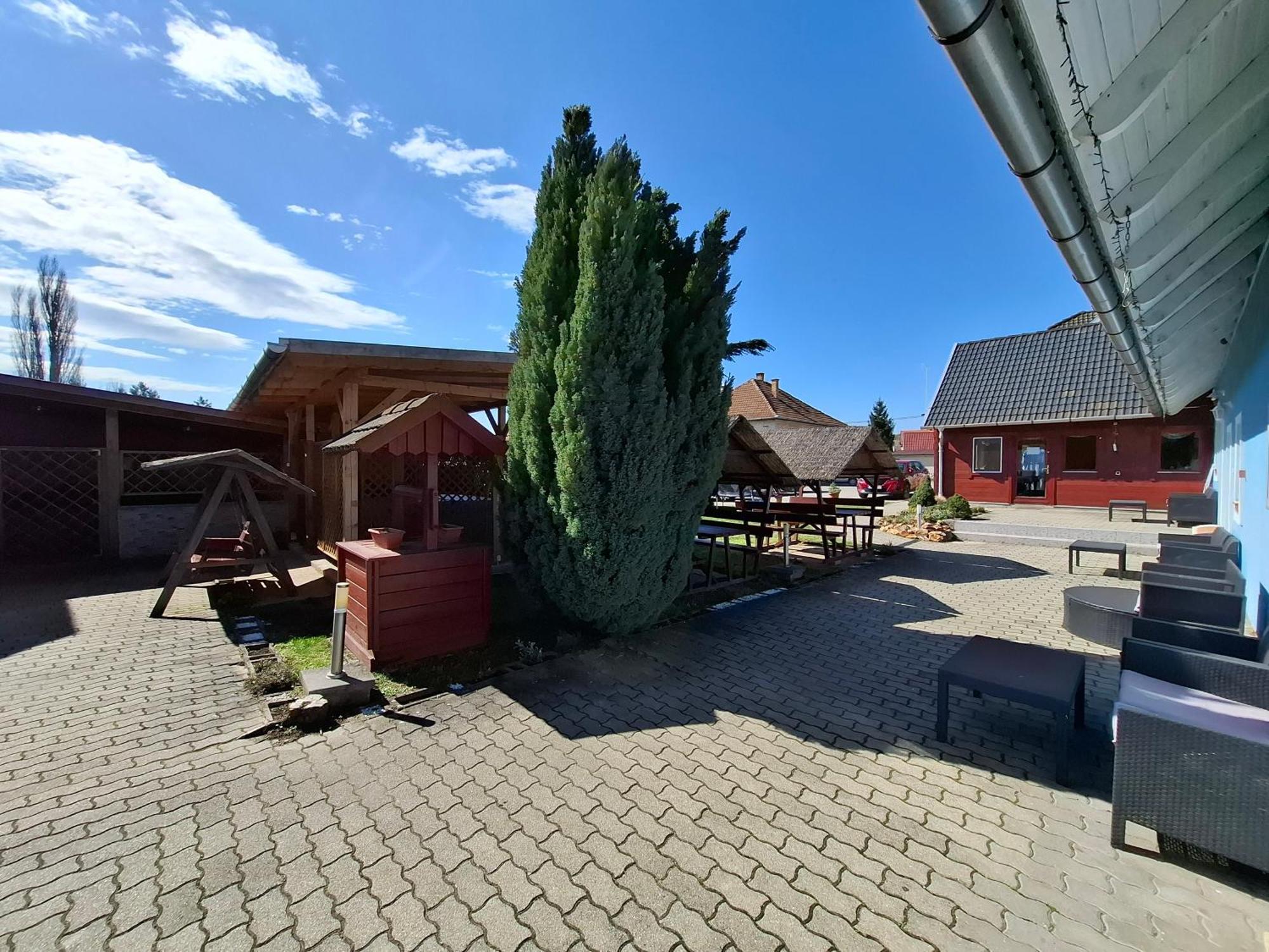 Kek Laguna Wellness Apartmanok Egerszalók Εξωτερικό φωτογραφία